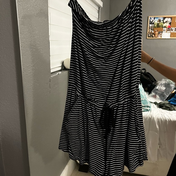 Array of Dresses - Picture 4 of 6